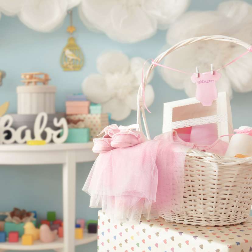 出産祝いの金額相場とマナー【失敗しない渡し方・選び方】