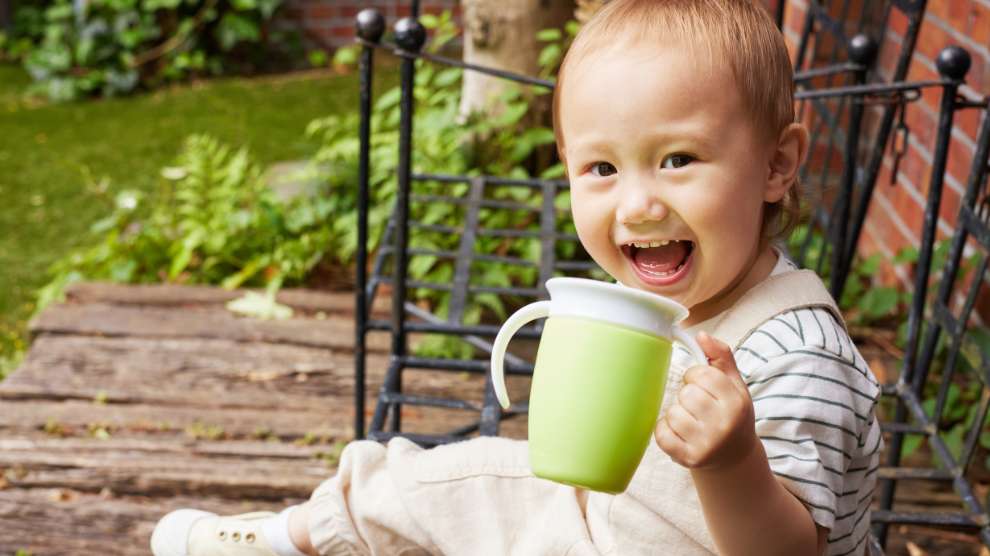 munchkin ハンドル付きミラクルカップ