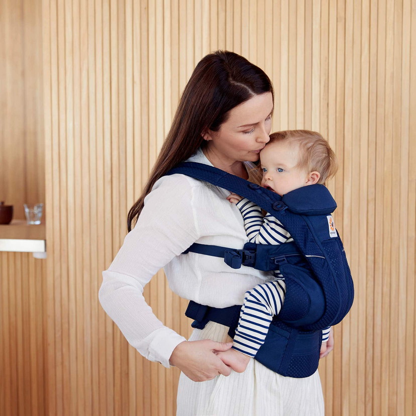 【ほぼ未使用・即日発送】エルゴベビー　オムニブリーズ　ミッドナイトブルー OUTLET】エルゴベビー OMNI Breeze(オムニブリーズ)/ミッドナイト