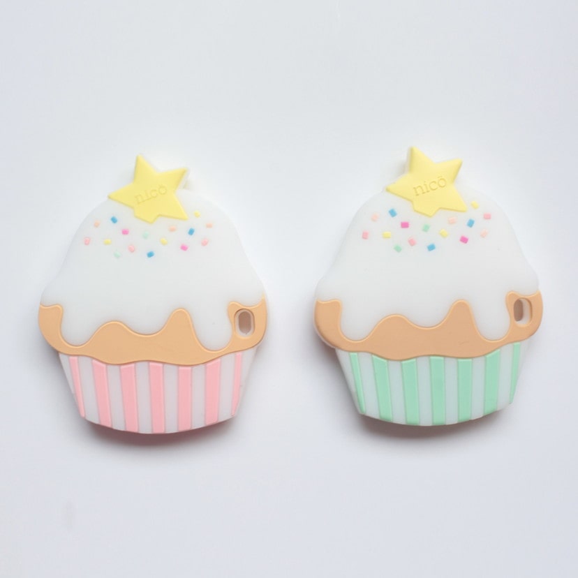 カップケーキ歯固め ピンク ピンク おもちゃ Dadway ダッドウェイオンラインショップ カップケーキ歯固め ピンク ピンク おもちゃ Dadway ダッドウェイオンラインショップ